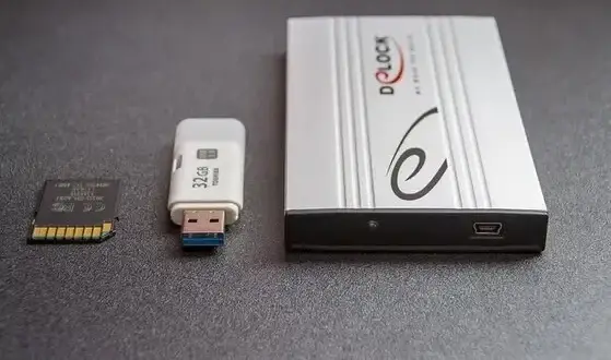 Jaki format pendrive do telewizora, aby uniknąć problemów z odtwarzaniem?