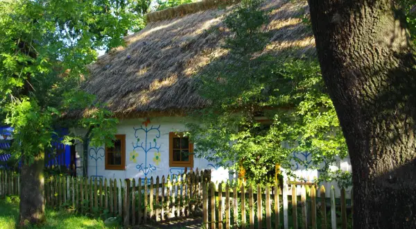 Skansen przy muzeum w Łowiczu: fascynujące atrakcje i historia