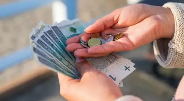Jak wyliczyć fundusz zdrowotny nauczycieli? Kluczowe informacje i przykłady