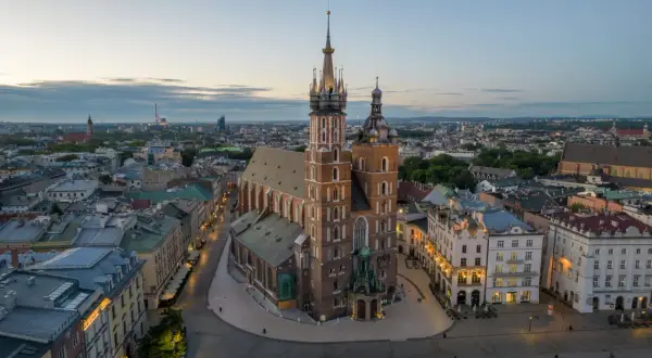 W którym roku powstał Kościół Mariacki? Poznaj tajemnice jego budowy!