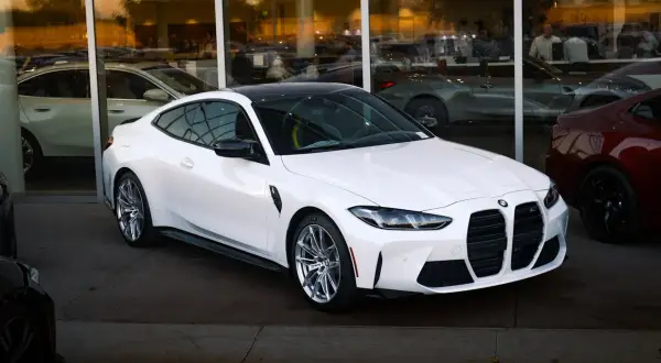 Jak wybrać najlepszego dealera BMW? Kluczowe wskazówki przed zakupem