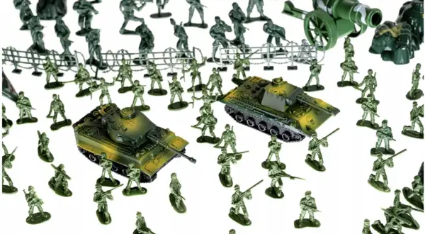 Zielone zestawy żołnierzyków, czołgi i armata na białym tle.