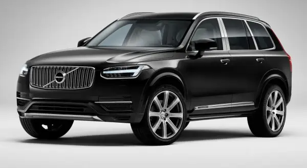 Elegancki czarny Volvo XC90 na tle białego tła. Sprawdź aktualną volvo xc90 cena.