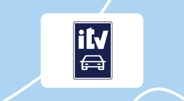 Icono de ITV con un coche. ¿Se puede transferir un coche sin ITV? Consulta la normativa.