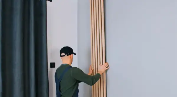Jak zamontować lamele na filcu? Poradnik DIY bez błędów!