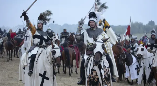 Co to jest fakt historyczny i dlaczego jest tak ważny w historii?