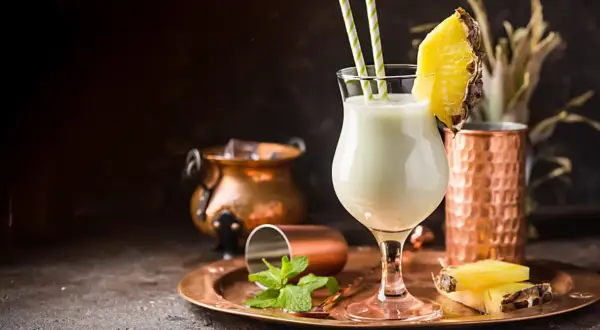 Najlepsze drinki z rumem Malibu, które zachwycą Twoje podniebienie