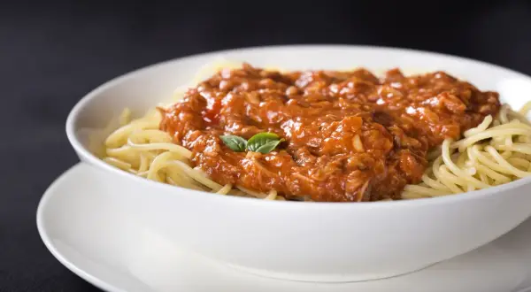 Szybkie i proste spaghetti z tuńczykiem - idealne na obiad