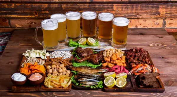Idealne przekąski do piwa: od klasyki po fit przepisy i pairing