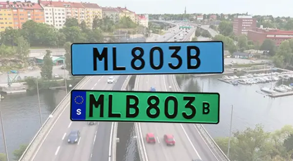 Två registreringsskyltar, en blå med texten ML 803B och en grön med texten MLB 803B, visas över en stadsmiljö med broar och båtar.