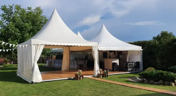 Ile kosztuje wynajem namiotu na wesele? Zaskakujące ceny i ukryte koszty