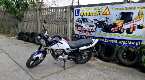 Ile kosztuje kurs kat. AM: Przegląd cen kursów na prawo jazdy AM