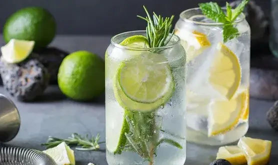 Jak przygotować pyszny drink z syropem mojito – proste przepisy i porady