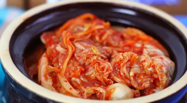 Jak smakuje kimchi? Odkryj sekrety koreańskiej kapusty!