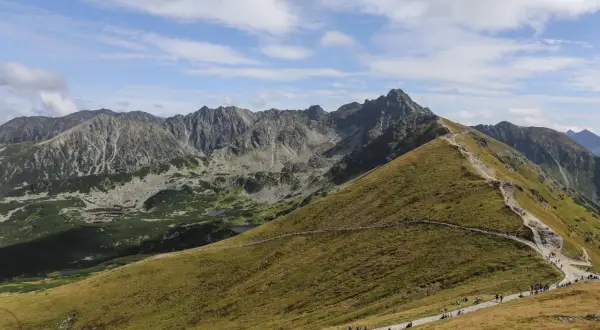 Kasprowy Wierch dla narciarzy: Ceny, trasy, dojazd czy warto?