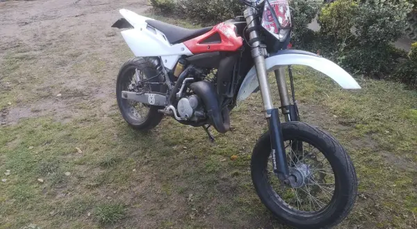 Husqvarna WR 125 Supermoto - idealny wybór do jazdy w mieście i na torze