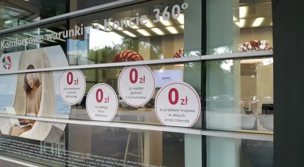 Millennium Karta 360°: 0 zł za wypłaty gotówki w oddziale, przelewy i obsługę karty. Komfortowe warunki dla Ciebie.