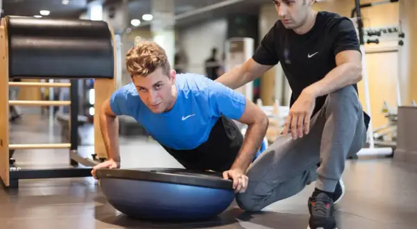 Entrenador personal Barcelona: Precios, servicios y cómo acertar