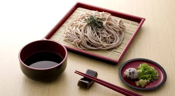 Makaron soba: jak gotować, by nigdy się nie kleił?