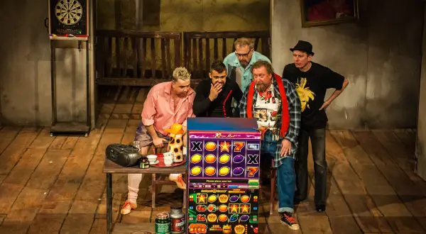 Kogut w rosole w teatrze STU - poznaj szczegóły i obsadę spektaklu