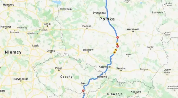 Trasa z Gdyni do Hallstatt w Austrii, pokazująca podróż samochodem przez Polskę, Czechy i Słowację.