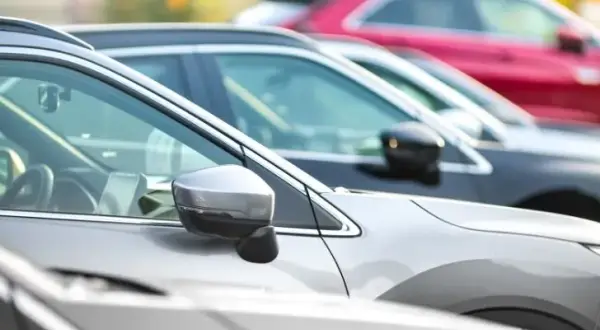 Kupno auta używanego: Jak uniknąć błędów i kupić bezpiecznie?