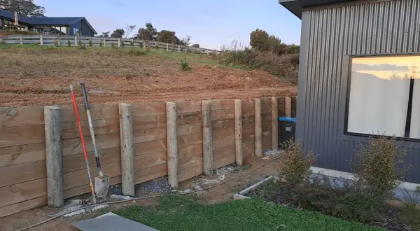 A qué separación de un muro se planta un arbusto para evitar problemas