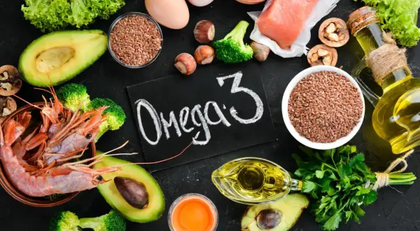 Ingredienti per il bodybuilding: salmone, avocado, semi di lino, uova, gamberi, broccoli. Quanti omega 3 al giorno?