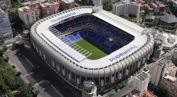 Stadion Santiago Bernabéu, dom Realu Madryt, dumy Hiszpanii.