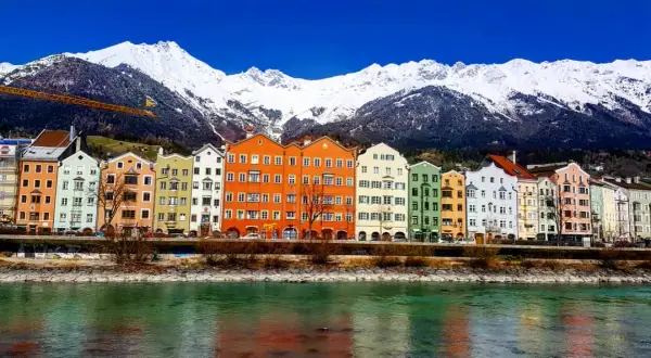 Innsbruck atrakcje: Odkryj niezwykłe miejsca, które musisz zobaczyć