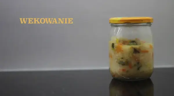 Jak wekować zupy: proste sposoby na długotrwałe przechowywanie