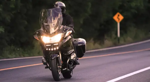 Kiedy zaczyna się sezon motocyklowy? Sprawdź, by nie przegapić!