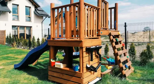 Jak samemu zbudować plac zabaw dla dzieci - krok po kroku z bezpieczeństwem