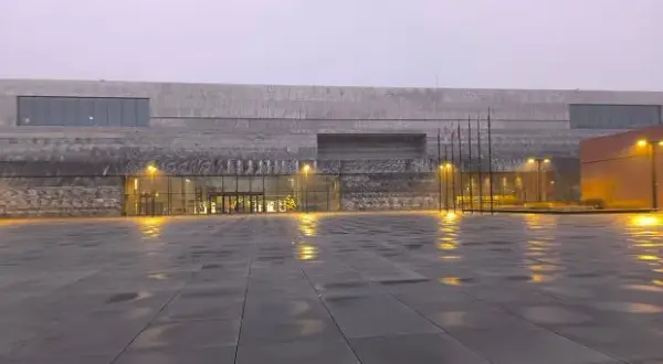 Co to jest muzeum historyczne? Poznaj jego znaczenie i eksponaty
