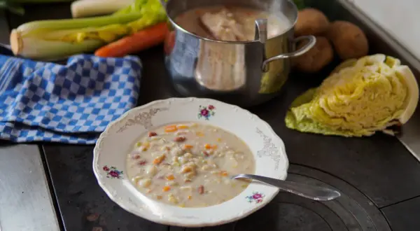 Minestra d'Orzo Trentina: Ricetta Perfetta e Benefici