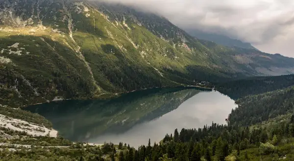 Jak dojść z Doliny Pięciu Stawów do Morskiego Oka - mapa i opis szlaku