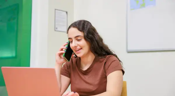Jak poprawić zasięg internetu w telefonie i uniknąć frustracji?