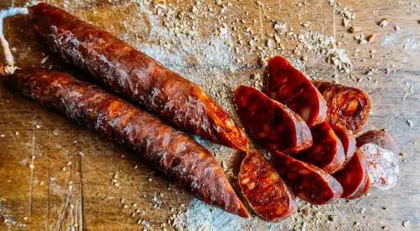 Kiełbasa chorizo przepisy: Jak przygotować idealną kiełbasę w domu