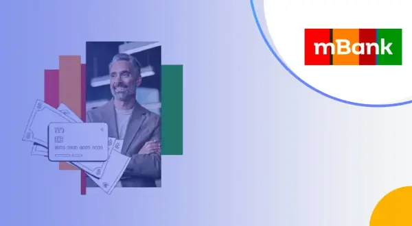 Uśmiechnięty mężczyzna z kartą i pieniędzmi, symbolizujący korzyści z mKonto Intensive. Opłaty są przejrzyste.