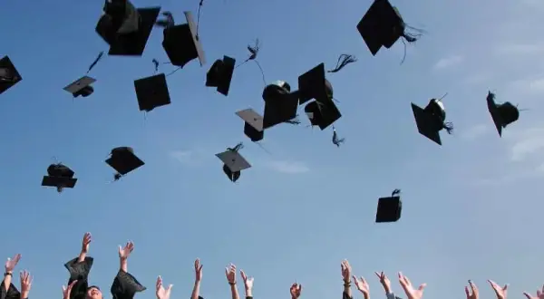 Jakie wykształcenie po studiach inżynierskich? Poznaj możliwości i tytuły