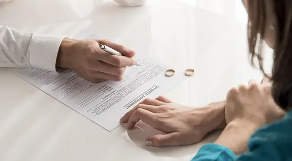 Gdzie się składa pozew o rozwód? Kluczowe informacje i porady