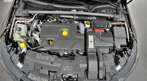 Jaki olej do Renault Clio 1.2 benzyna? Wybierz idealny i uniknij awarii