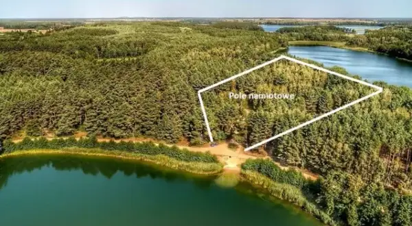 Pola namiotowe nad jeziorem Kujawsko-Pomorskie – idealne na wypoczynek