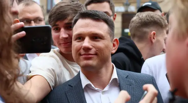 Czy Mentzen jest prawnikiem? Poznaj jego kwalifikacje i usługi