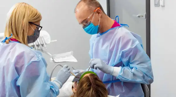 Znieczulenie u dentysty w ciąży: Czy jest bezpieczne? Poradnik