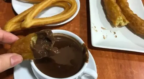 Encuentra tu churrería perfecta: guía de churros y café auténticos