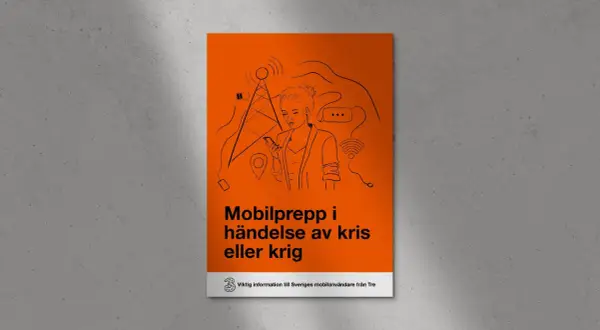 En illustration av en kvinna med mobiltelefon, omgiven av symboler för kommunikation och teknik. Texten "Mobilprepp i händelse av kris eller krig" antyder en beredskapsplan mall.