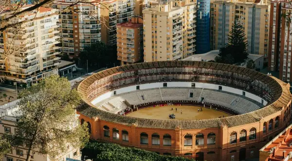 Plaza de Toros de Málaga, un lugar imprescindible para conocer la historia y cultura de la ciudad.