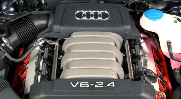 Silnik V6 2.4 z Audi A6 C6. Wiele pozytywnych opinii o jego pracy i niezawodności.