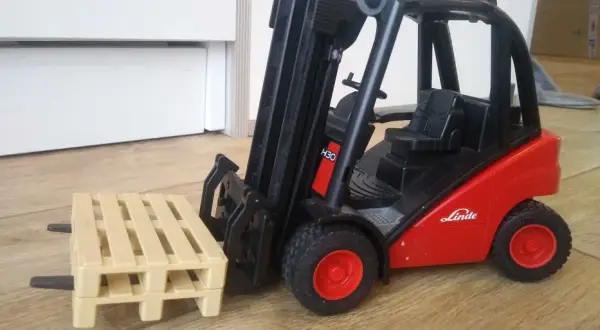 Paleciak zabawka - najlepsze modele i ich funkcje dla dzieci